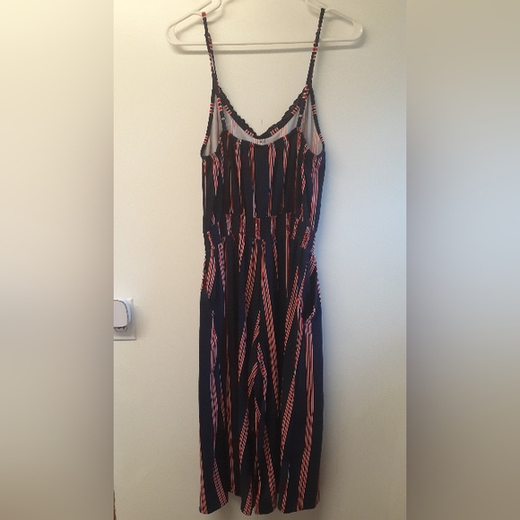 Very soft and flowy Bobbie Brooks jumpsuit - size medium - Picture 6 of 9